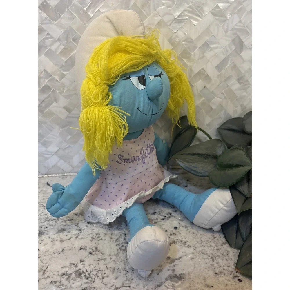 1983 PEYO Wallace Berrie & Co. Smurfs Smurfette Stuff Plush Toy DOLL